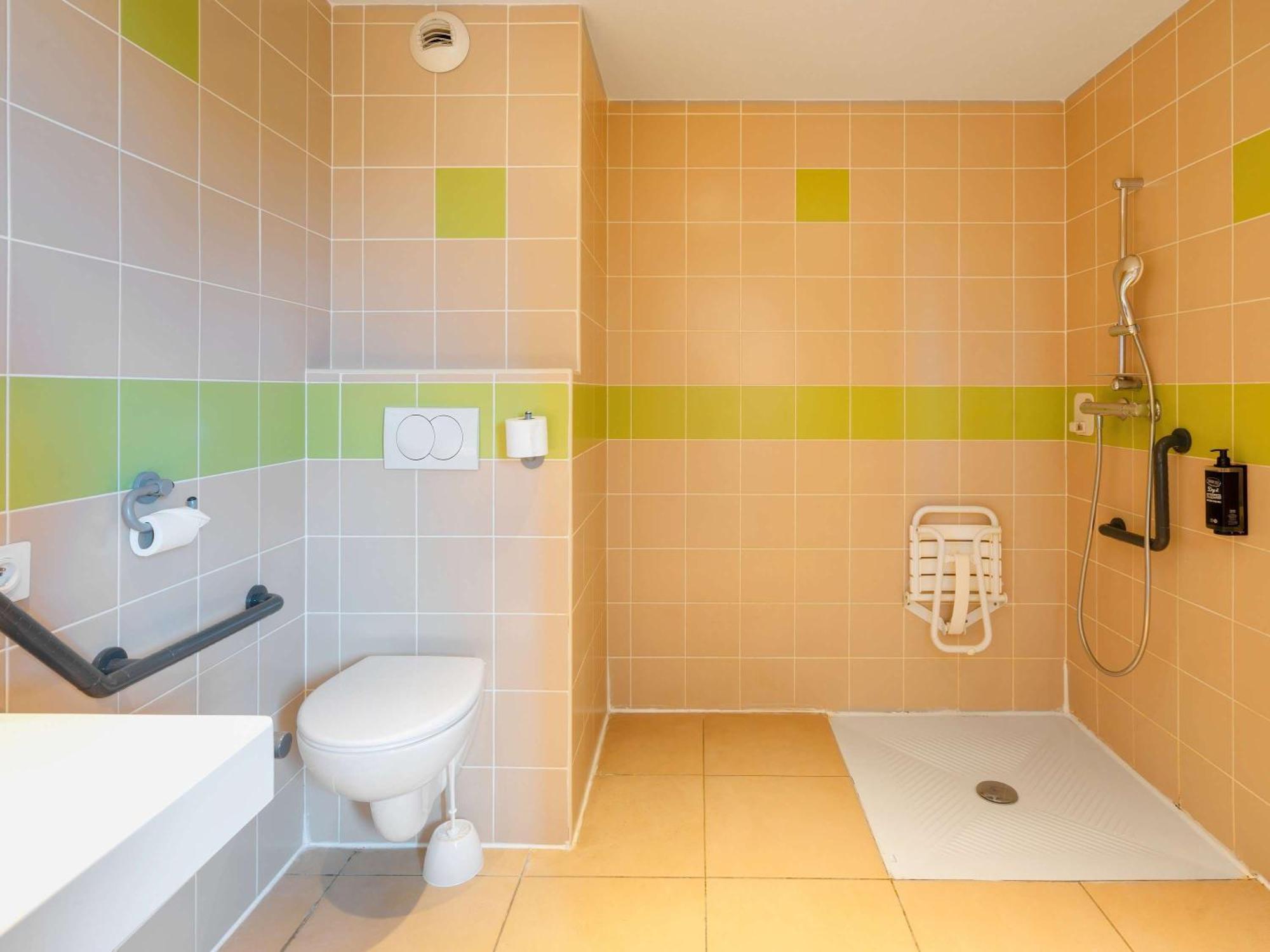 Ibis Budget Manosque Cadarache Екстериор снимка