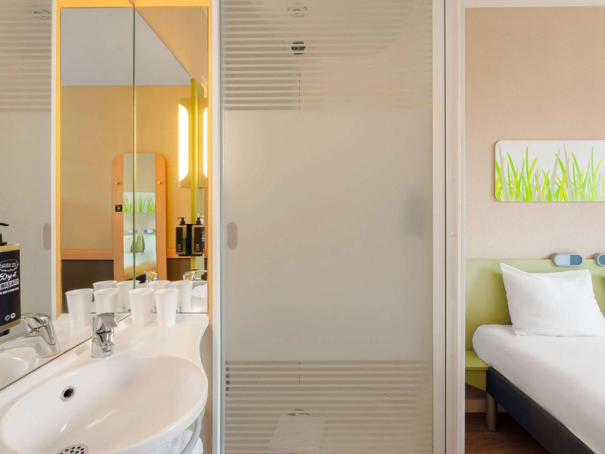 Ibis Budget Manosque Cadarache Екстериор снимка