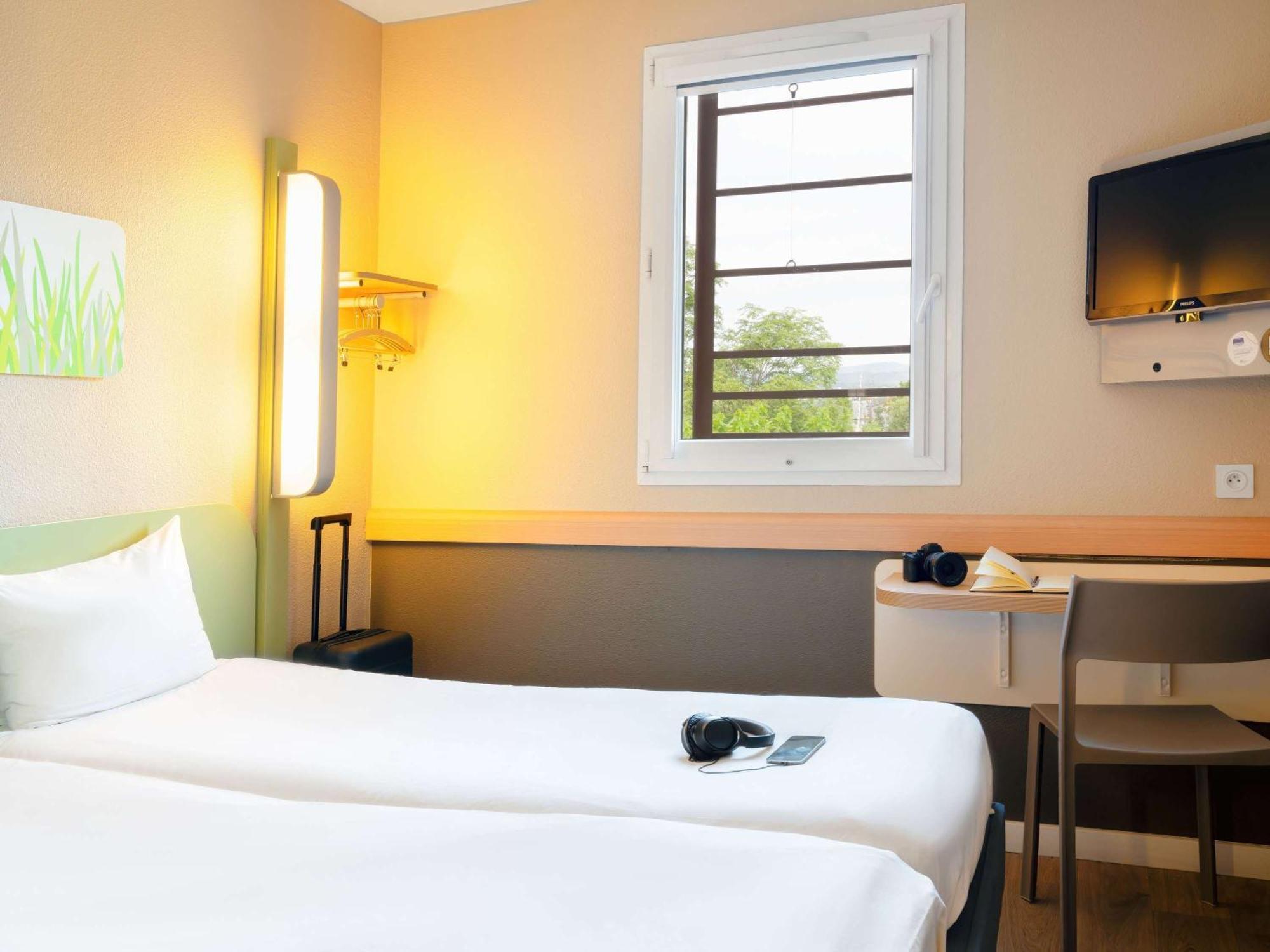 Ibis Budget Manosque Cadarache Екстериор снимка