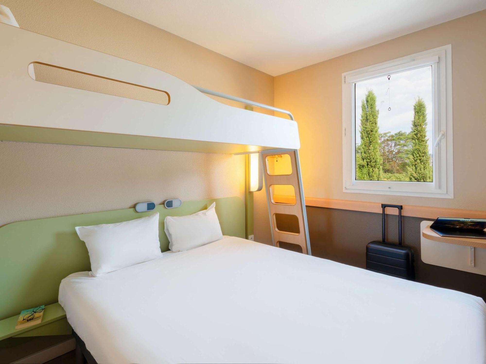 Ibis Budget Manosque Cadarache Екстериор снимка