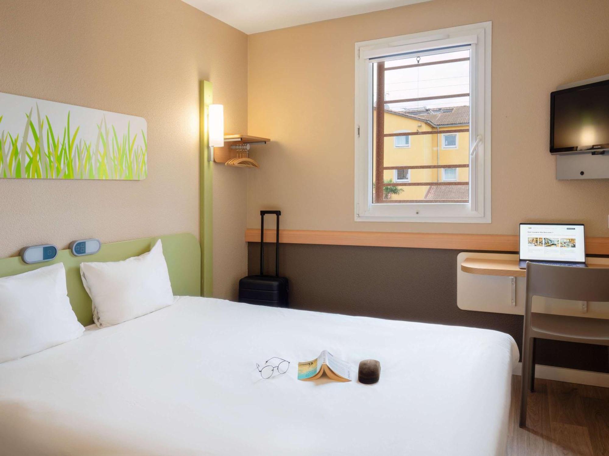 Ibis Budget Manosque Cadarache Екстериор снимка